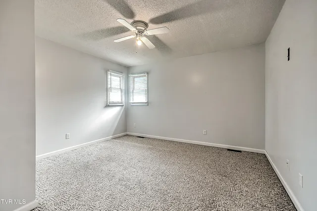 $899,000 | 476 Sportsman Dock Road, Piney Flats, TN 37686