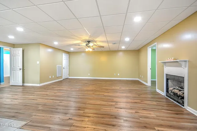 $899,000 | 476 Sportsman Dock Road, Piney Flats, TN 37686