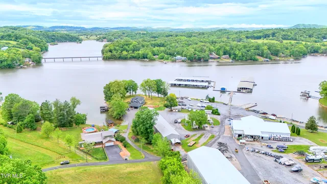 $899,000 | 476 Sportsman Dock Road, Piney Flats, TN 37686