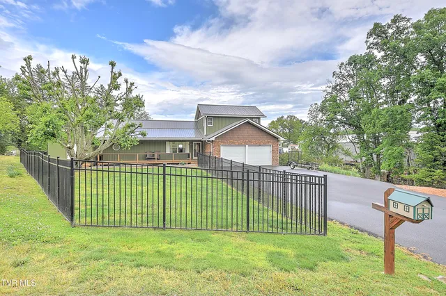 $899,000 | 476 Sportsman Dock Road, Piney Flats, TN 37686