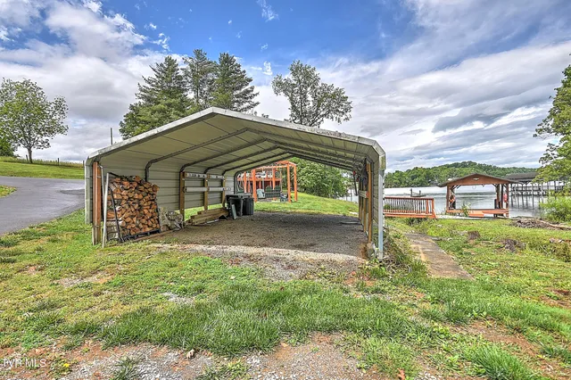 $899,000 | 476 Sportsman Dock Road, Piney Flats, TN 37686