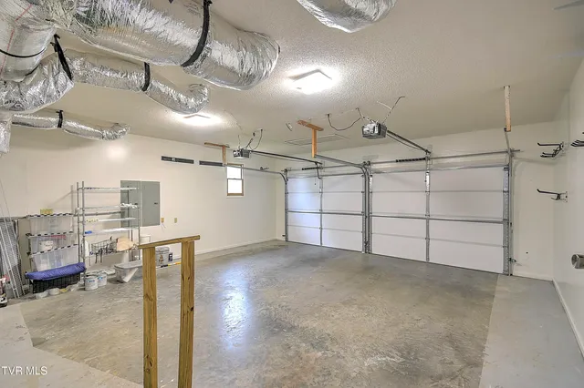 $899,000 | 476 Sportsman Dock Road, Piney Flats, TN 37686