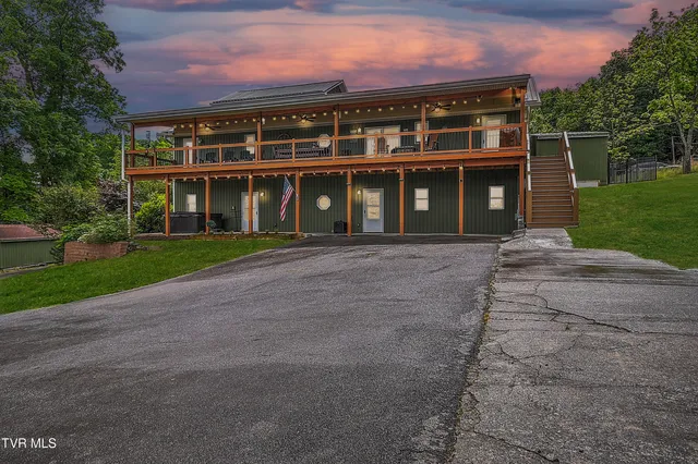 $899,000 | 476 Sportsman Dock Road, Piney Flats, TN 37686