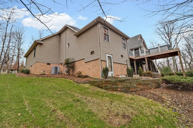 $695,000 | 33 Hemlock Court, Crossville, TN 38558