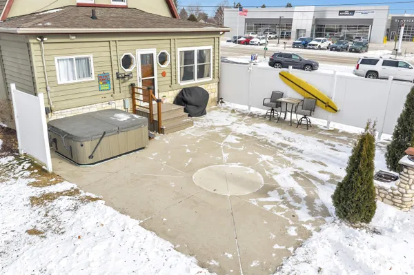 $1,000,000 | 513 North Duluth Avenue, Sturgeon Bay, WI 54235