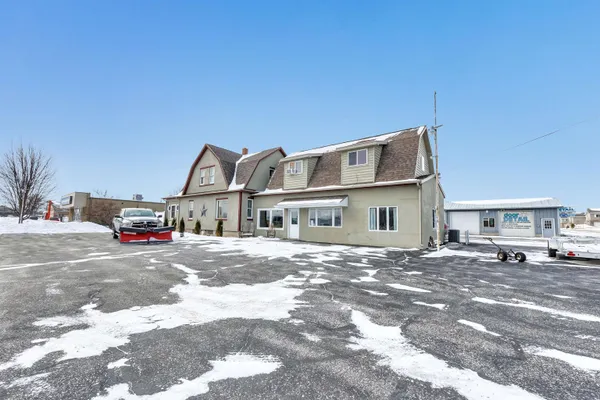 $1,000,000 | 513 North Duluth Avenue, Sturgeon Bay, WI 54235