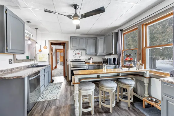 $1,000,000 | 513 North Duluth Avenue, Sturgeon Bay, WI 54235