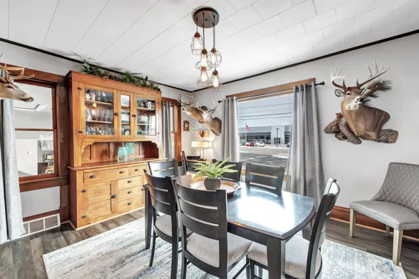 $1,000,000 | 513 North Duluth Avenue, Sturgeon Bay, WI 54235