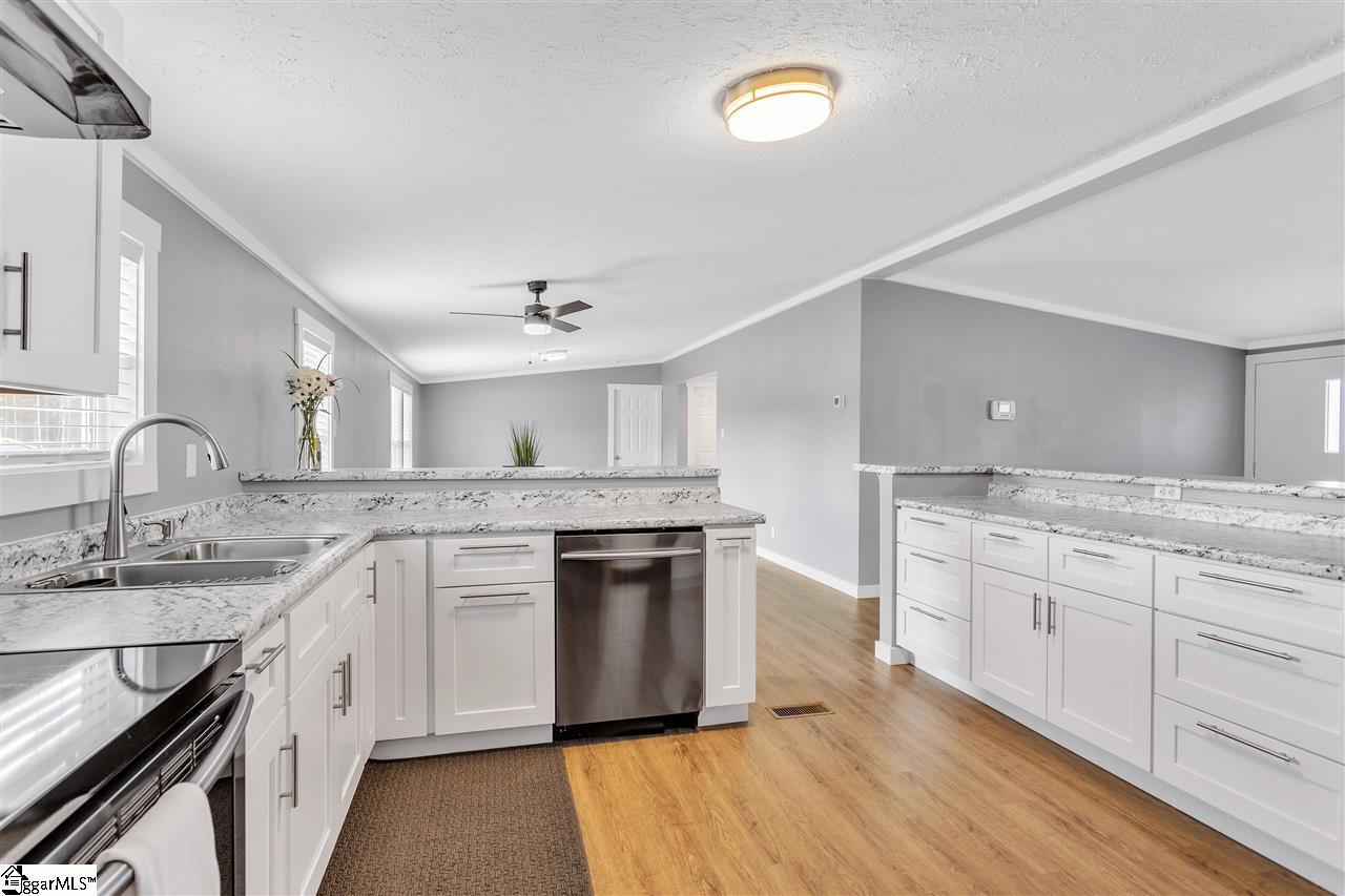 117 State Rd S-42-742 Wellford, SC 29385 - Photo 11 of 20 Gallery Image 11