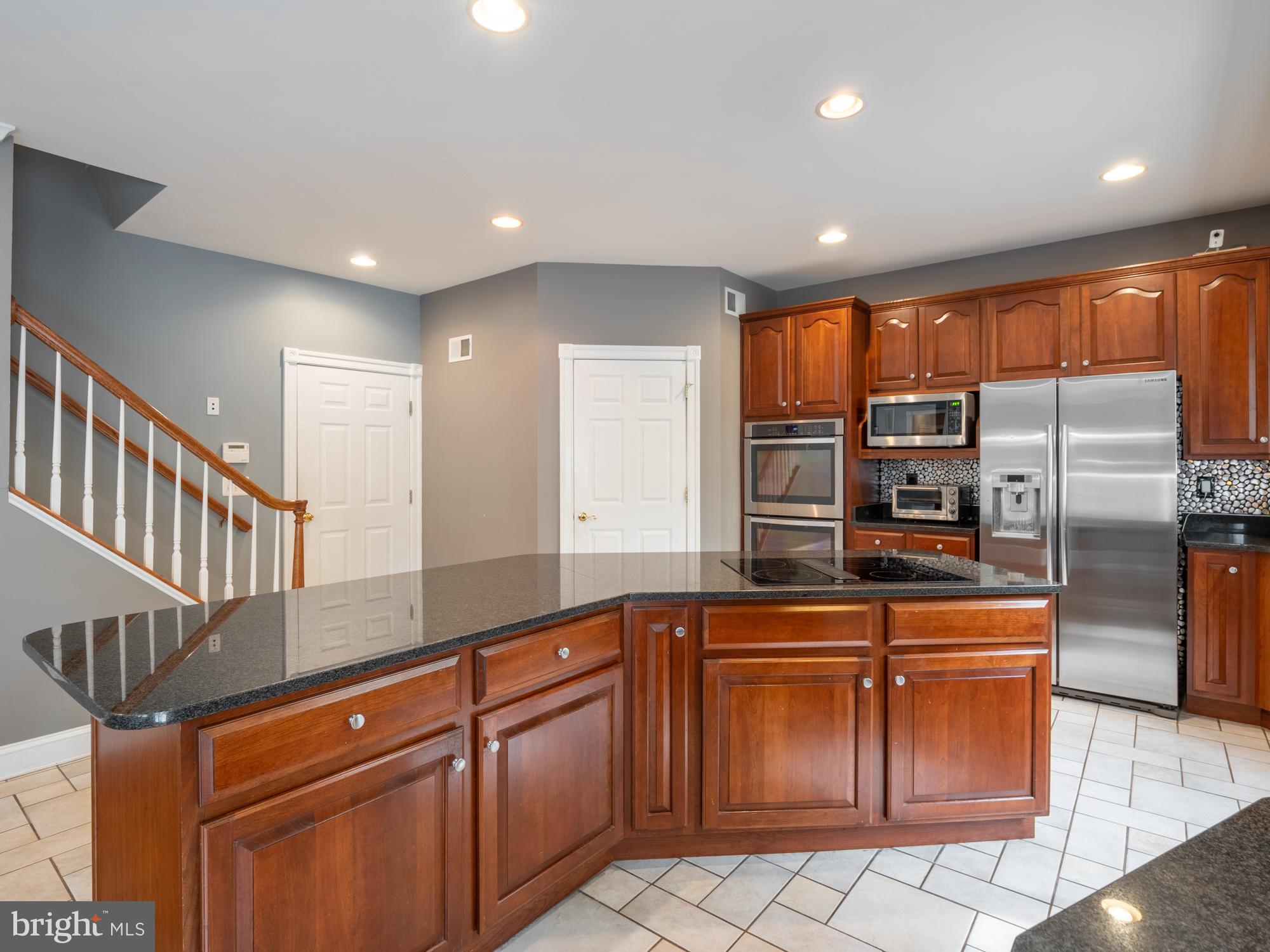848 Seneca Road Great Falls, VA 22066 - Photo 13 of 52 Gallery Image 13