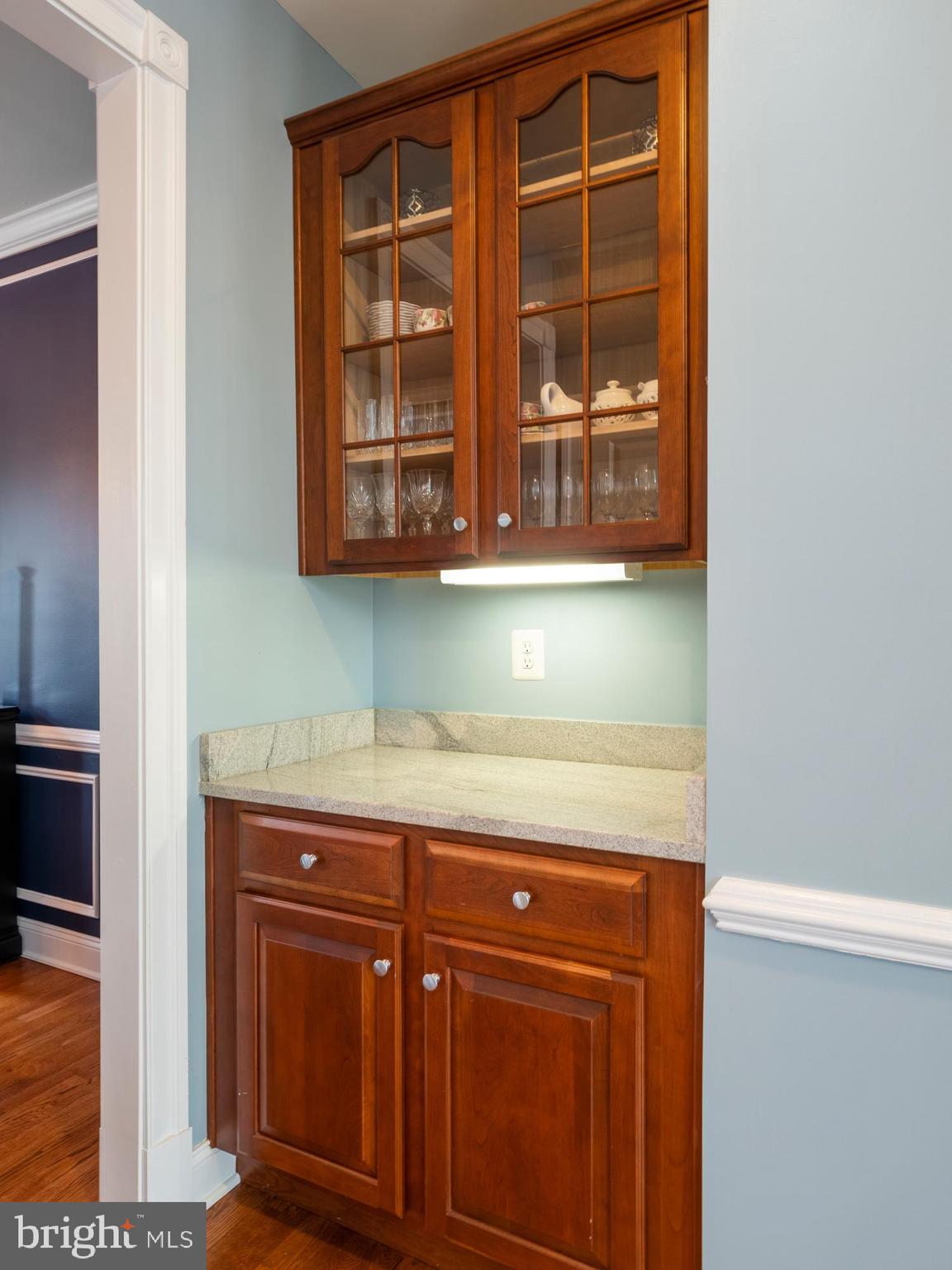 848 Seneca Road Great Falls, VA 22066 - Photo 8 of 52 Gallery Image 8