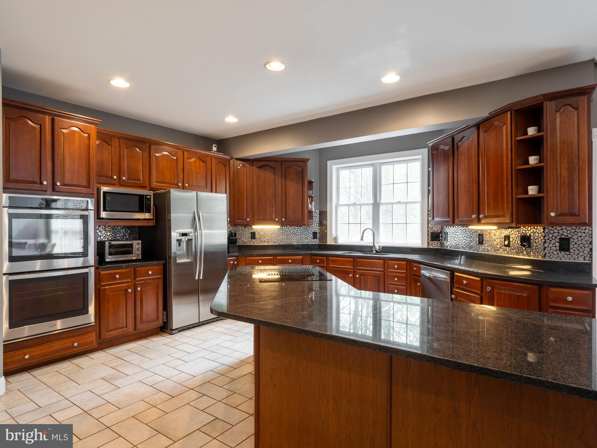 848 Seneca Road Great Falls, VA 22066 - Photo 10 of 52 Gallery Image 10