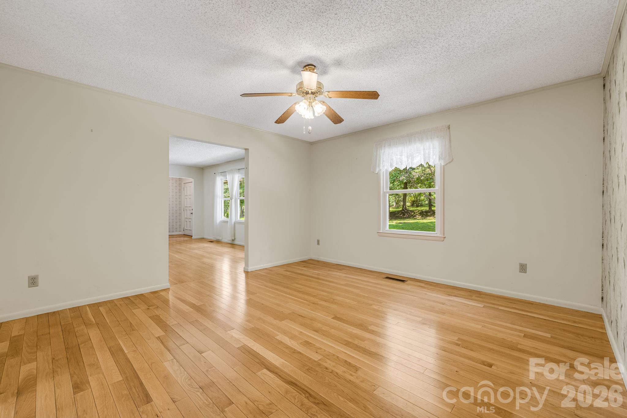 11 East Ridgeway Road Weaverville, NC 28787 - Photo 6 of 48 Gallery Image 6