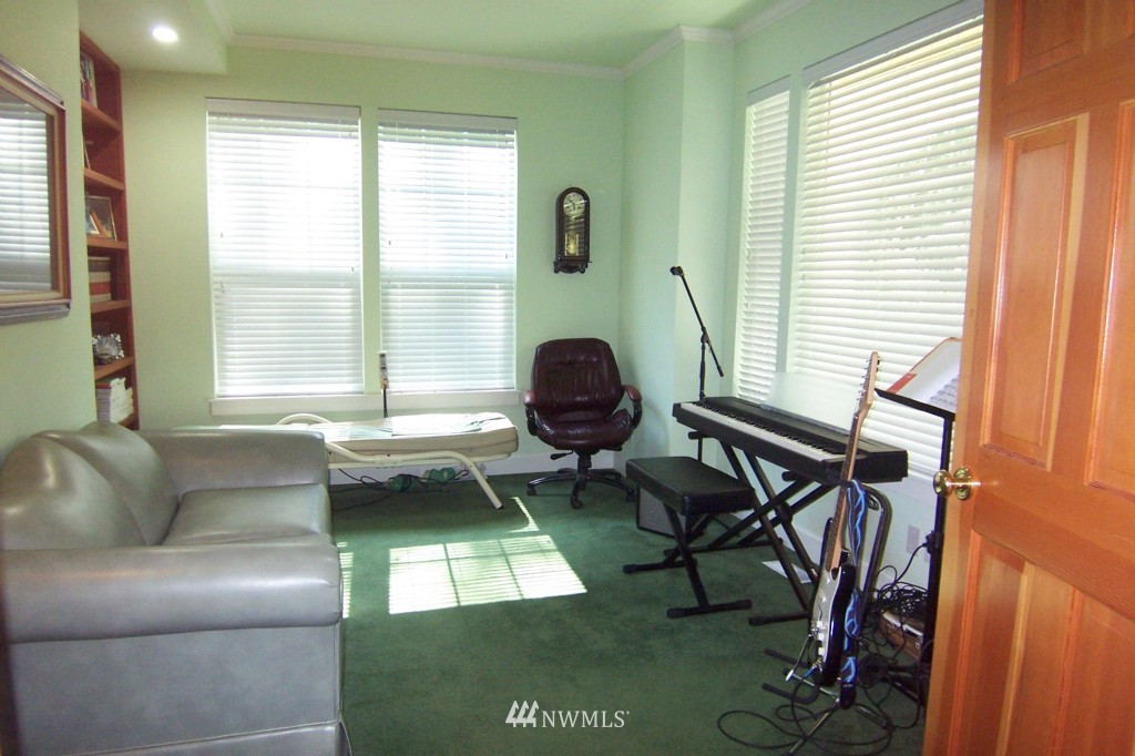 3337 Arvick Road Southeast Port Orchard, WA 98366 - Photo 13 of 23 Gallery Image 13