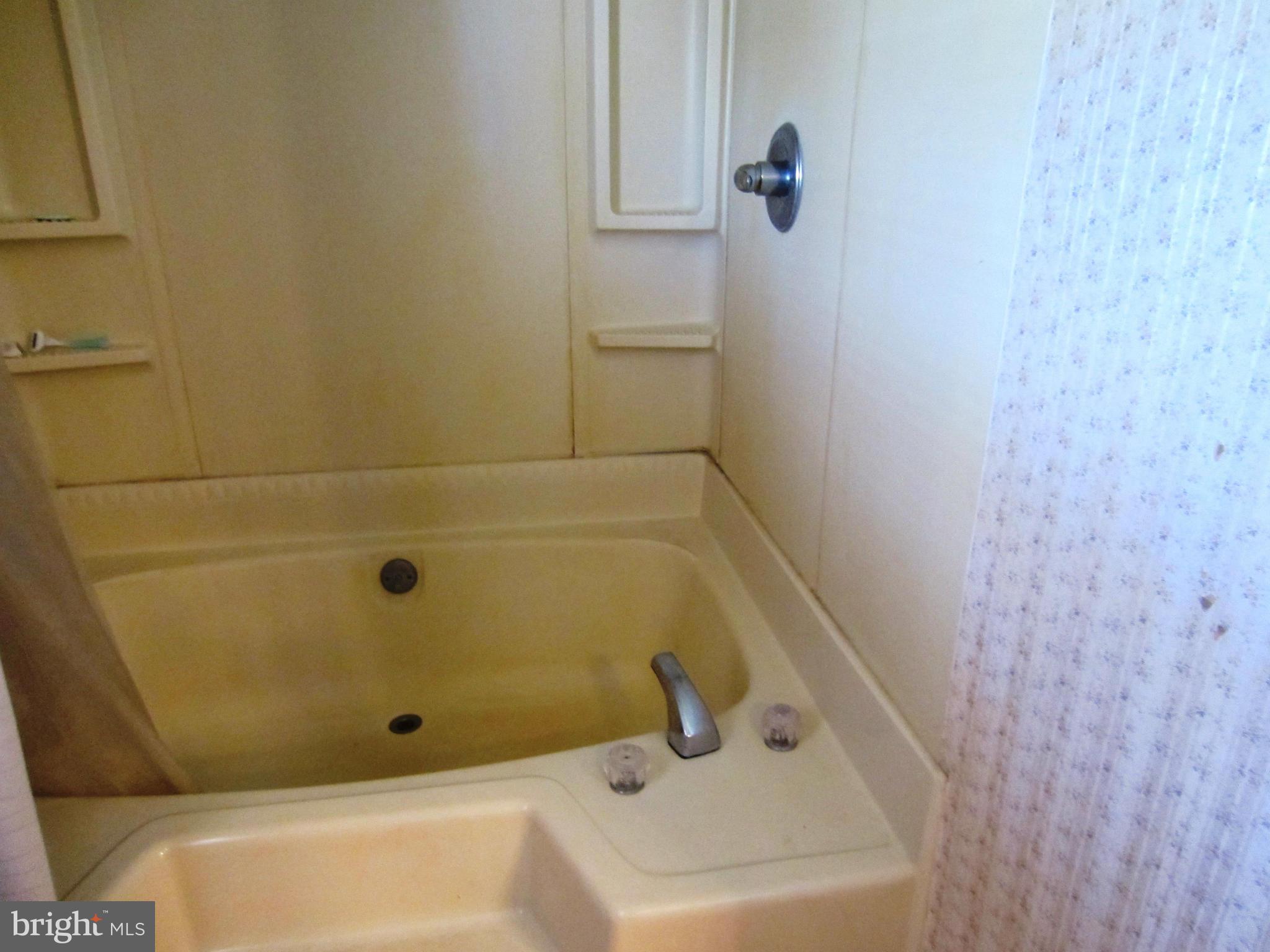 39159 Rodeffer Road Lovettsville, VA 20180 - Photo 16 of 30 Master Bath