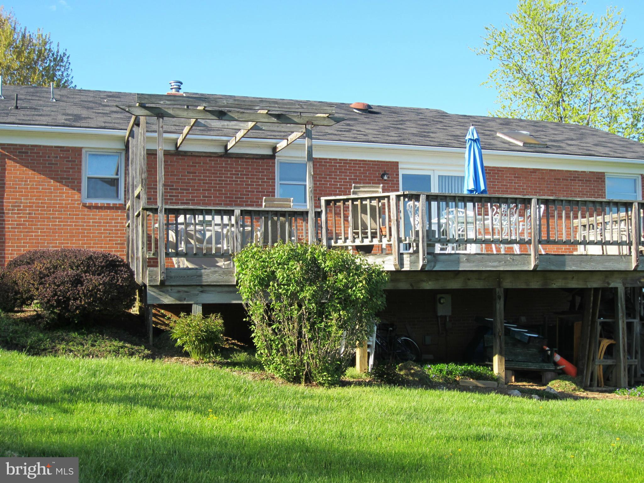 39159 Rodeffer Road Lovettsville, VA 20180 - Photo 4 of 30 Large Deck on Back of Home