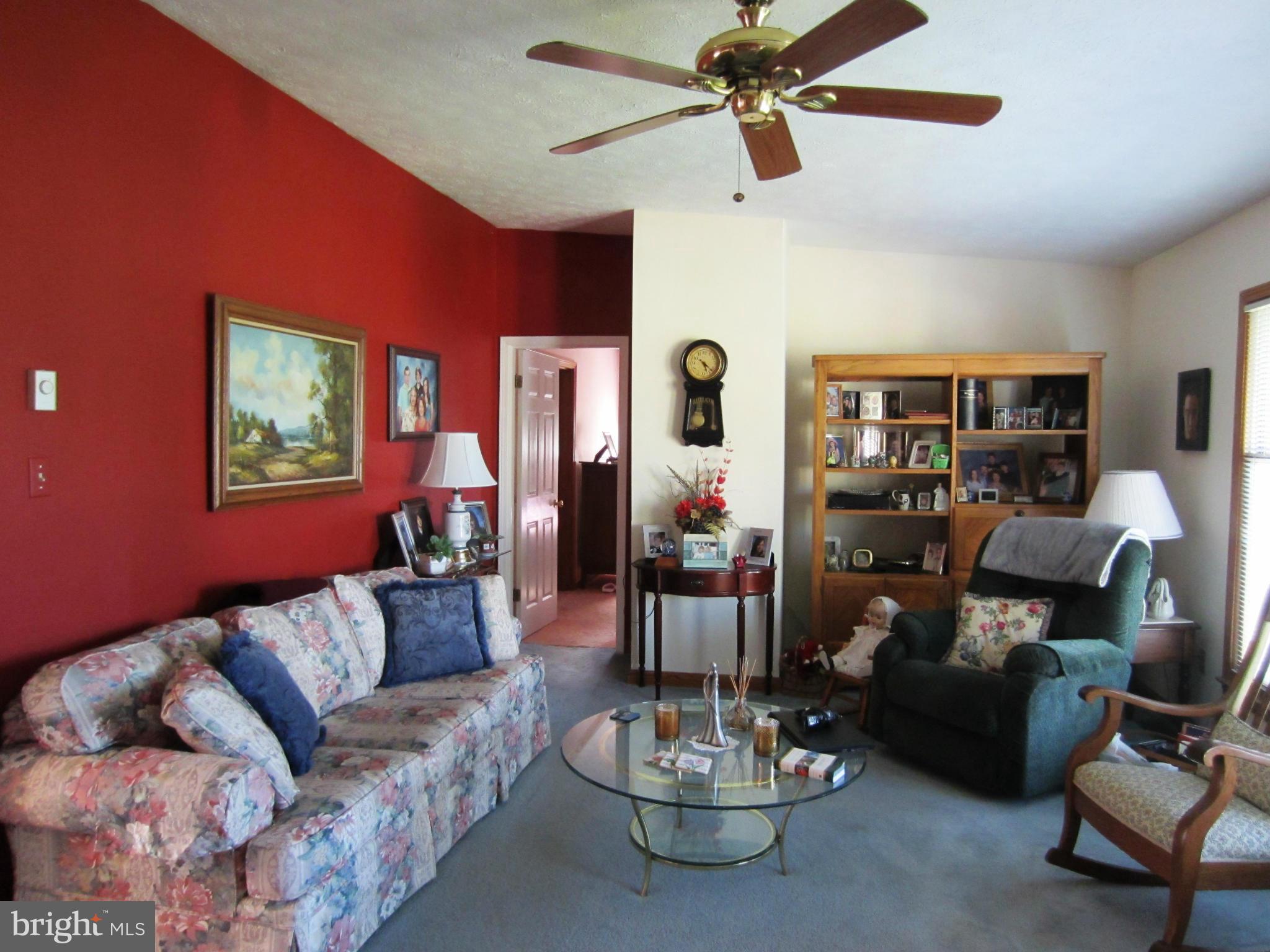 39159 Rodeffer Road Lovettsville, VA 20180 - Photo 6 of 30 Living Room