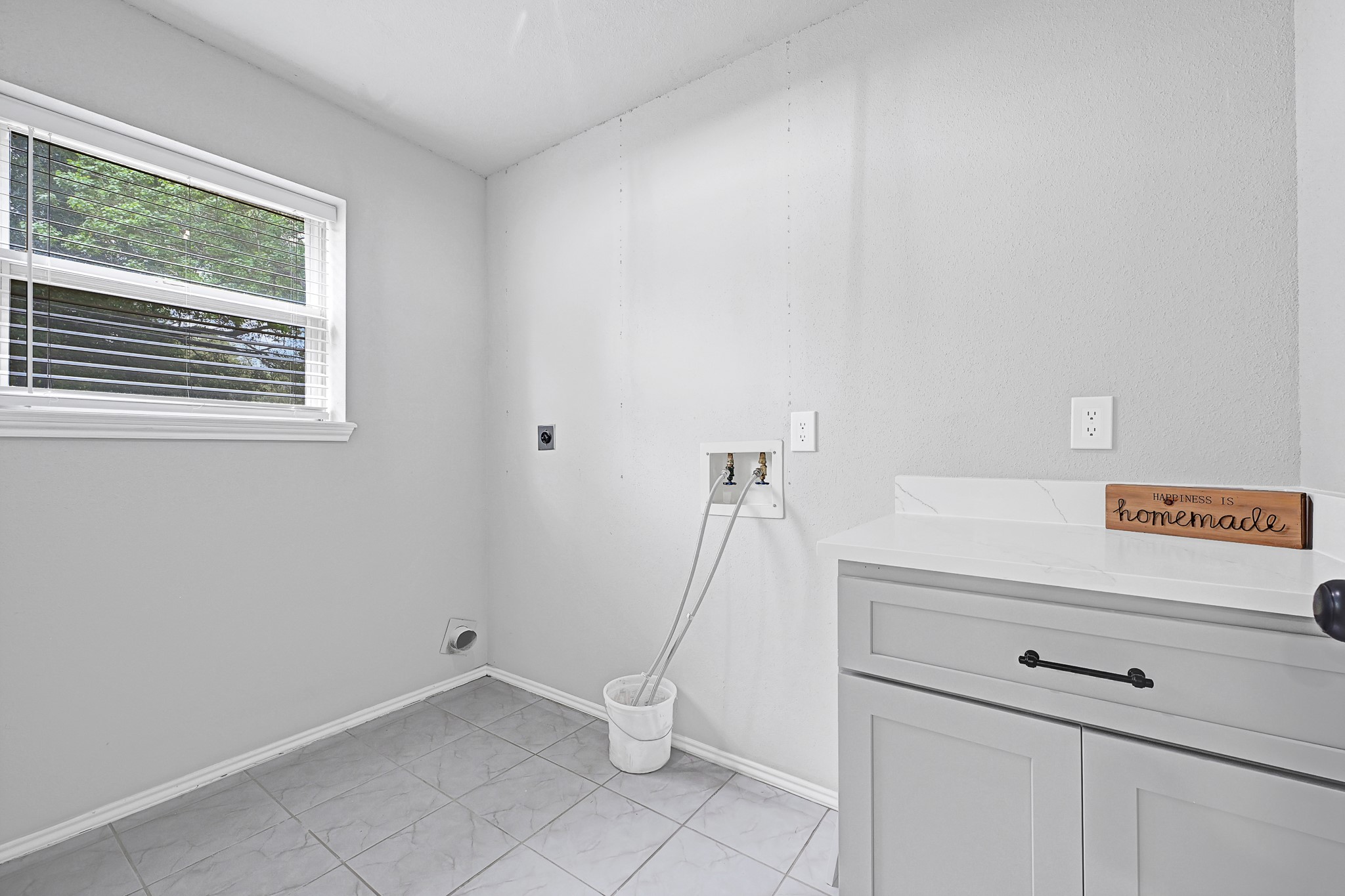 21211 Slippery Creek Lane Spring, TX 77388 - Photo 16 of 29 a view of room with window