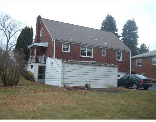 218 Goldsmith Road Pittsburgh, PA 15237 - Photo 5 of 6 Exterior Back.