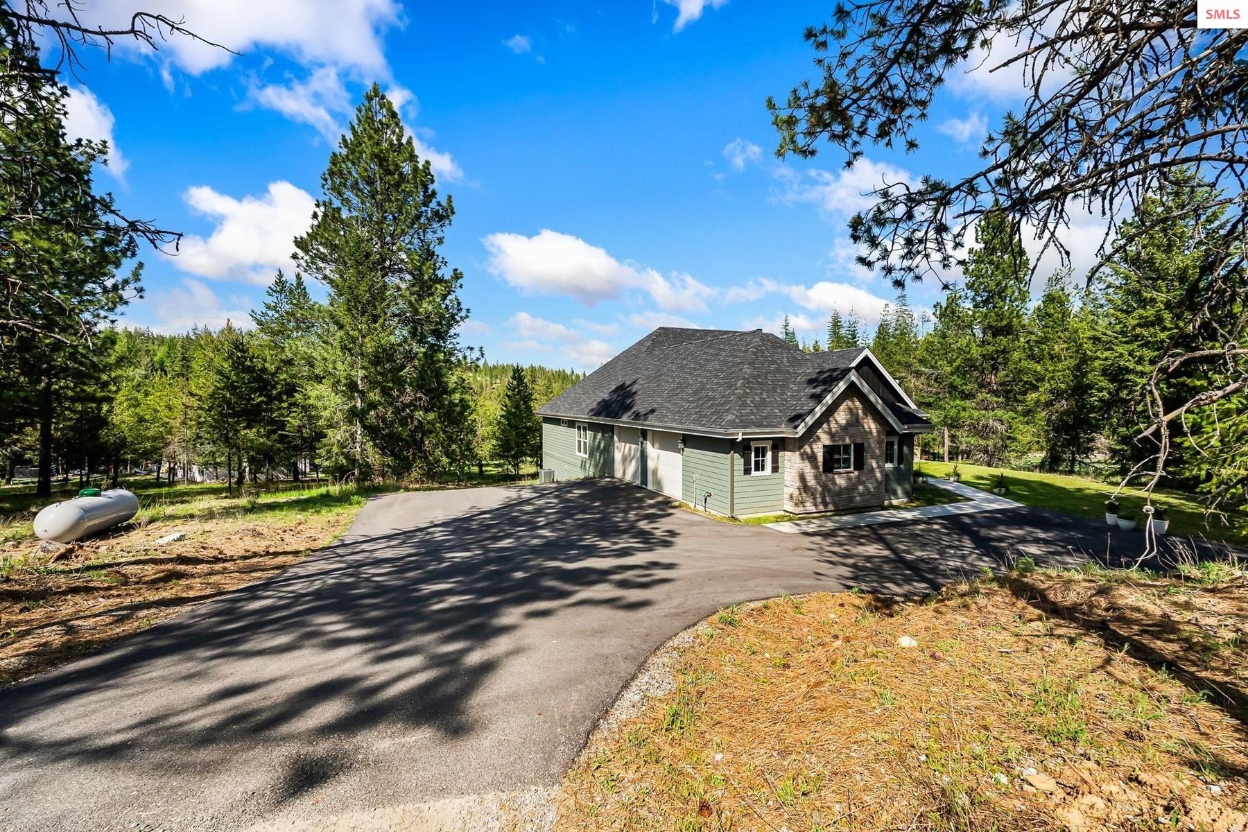 261 Hawkwind Trail Cocolalla, ID 83813 - Photo 3 of 100 Gallery Image 3
