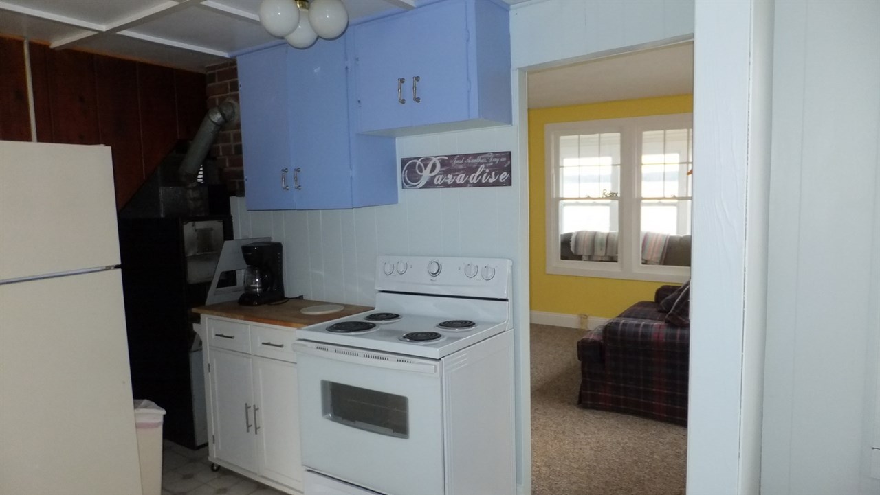8530 Bay Point Road Beulah, MI 49617 - Photo 15 of 27 1810221-14.JPG