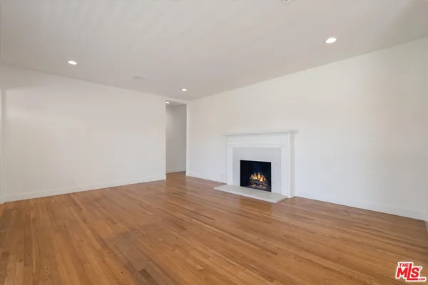$5,000 | 6711 West 87th Place, Los Angeles, CA 90045