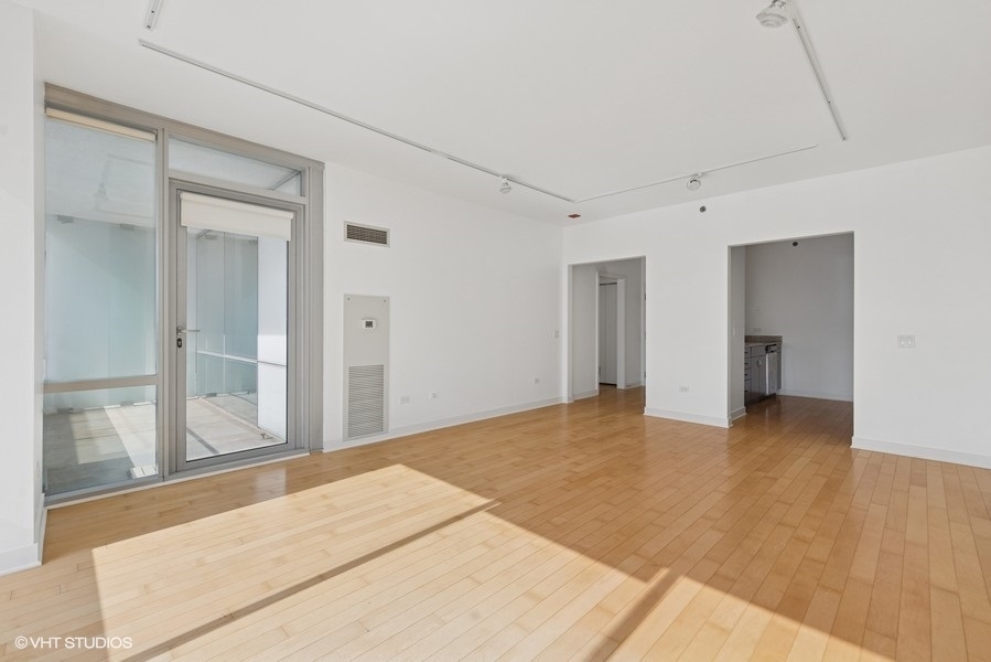8 East Randolph Street, Unit 3007 Chicago, IL 60601 - Photo 5 of 15 a view of empty room