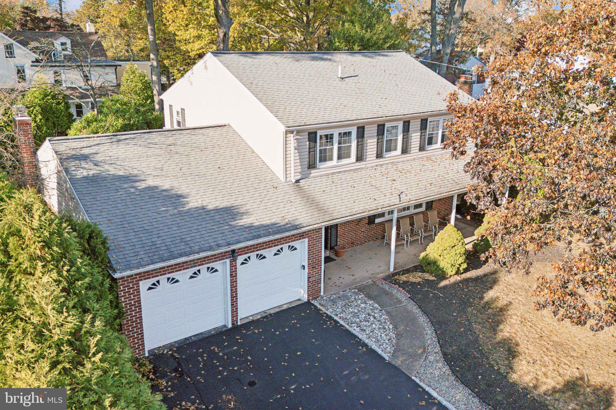 222 Wells Lane Springfield, PA 19064 - Photo 2 of 30