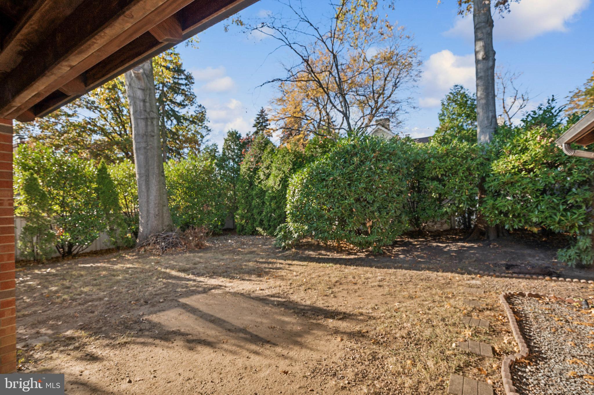 222 Wells Lane Springfield, PA 19064 - Photo 4 of 30