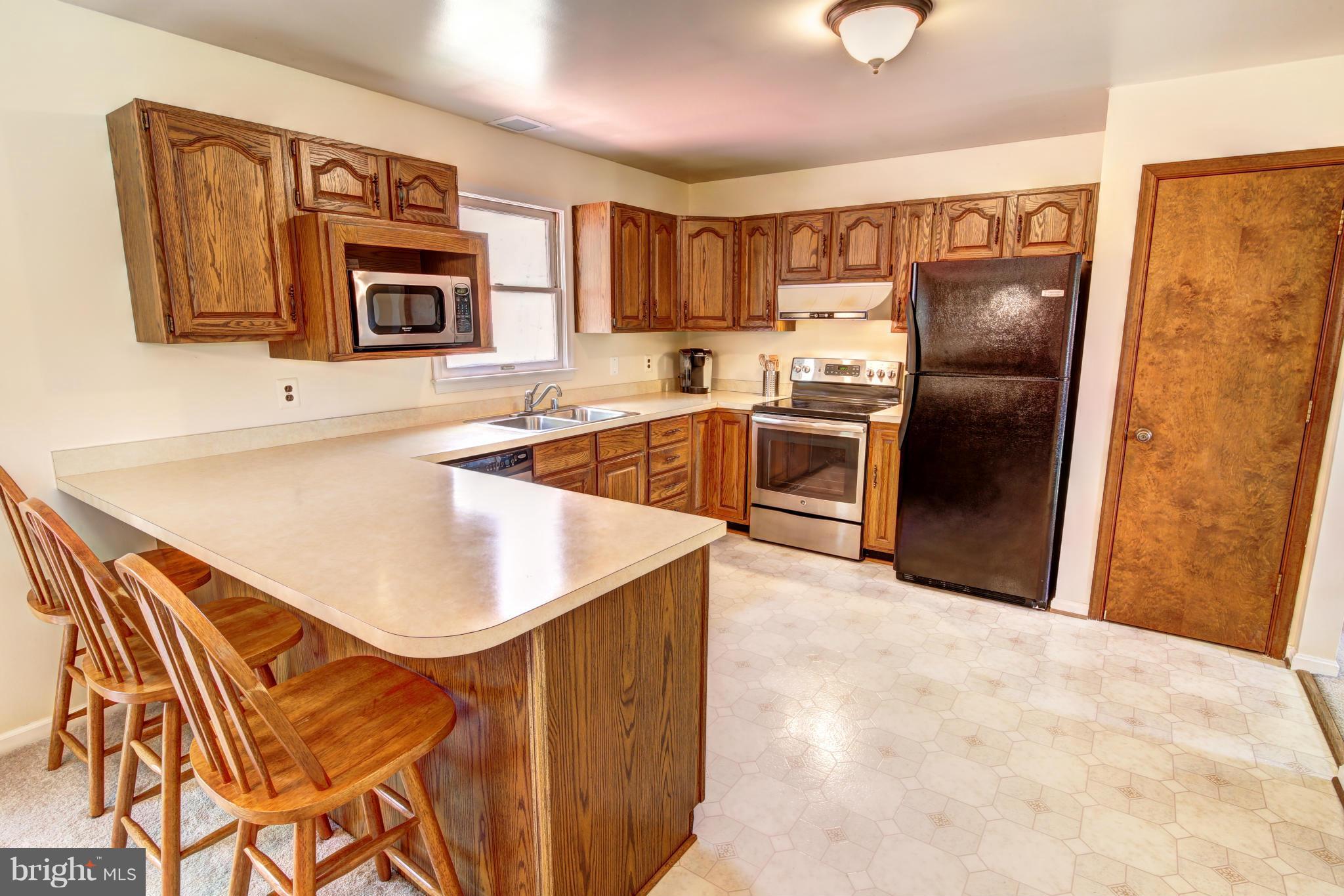 6198 Beverleys Mill Road Broad Run, VA 20137 - Photo 2 of 25 Kitchen