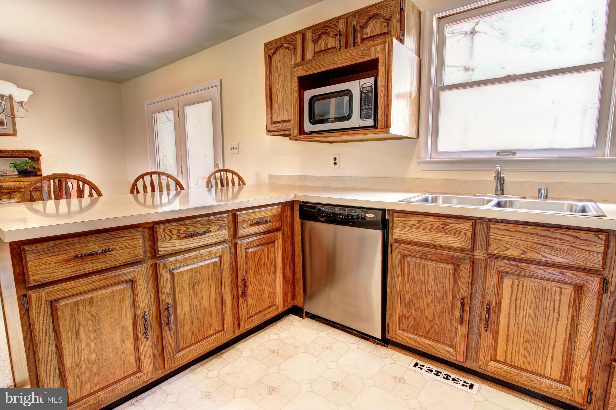 6198 Beverleys Mill Road Broad Run, VA 20137 - Photo 4 of 25 Kitchen