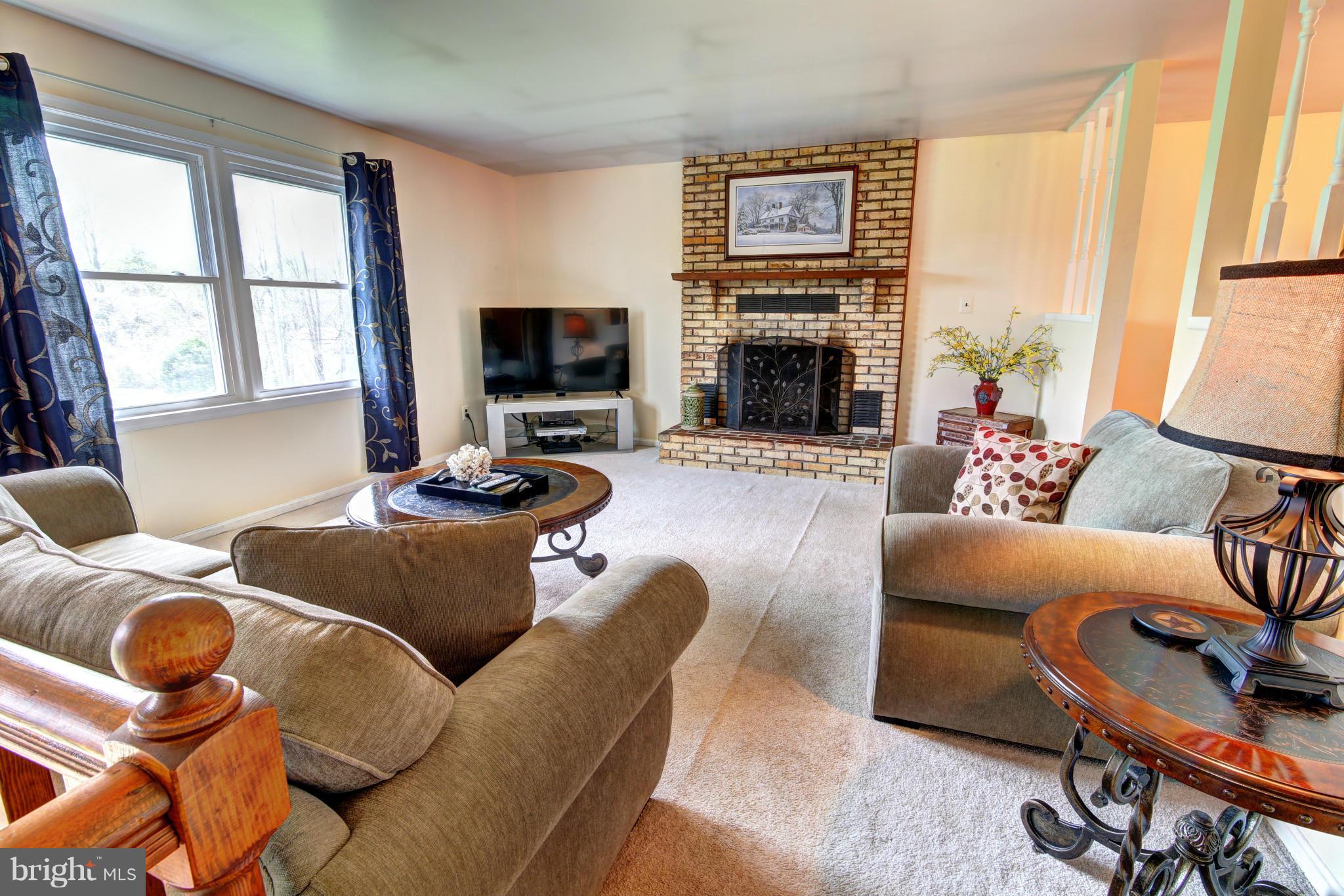 6198 Beverleys Mill Road Broad Run, VA 20137 - Photo 7 of 25 Family Room