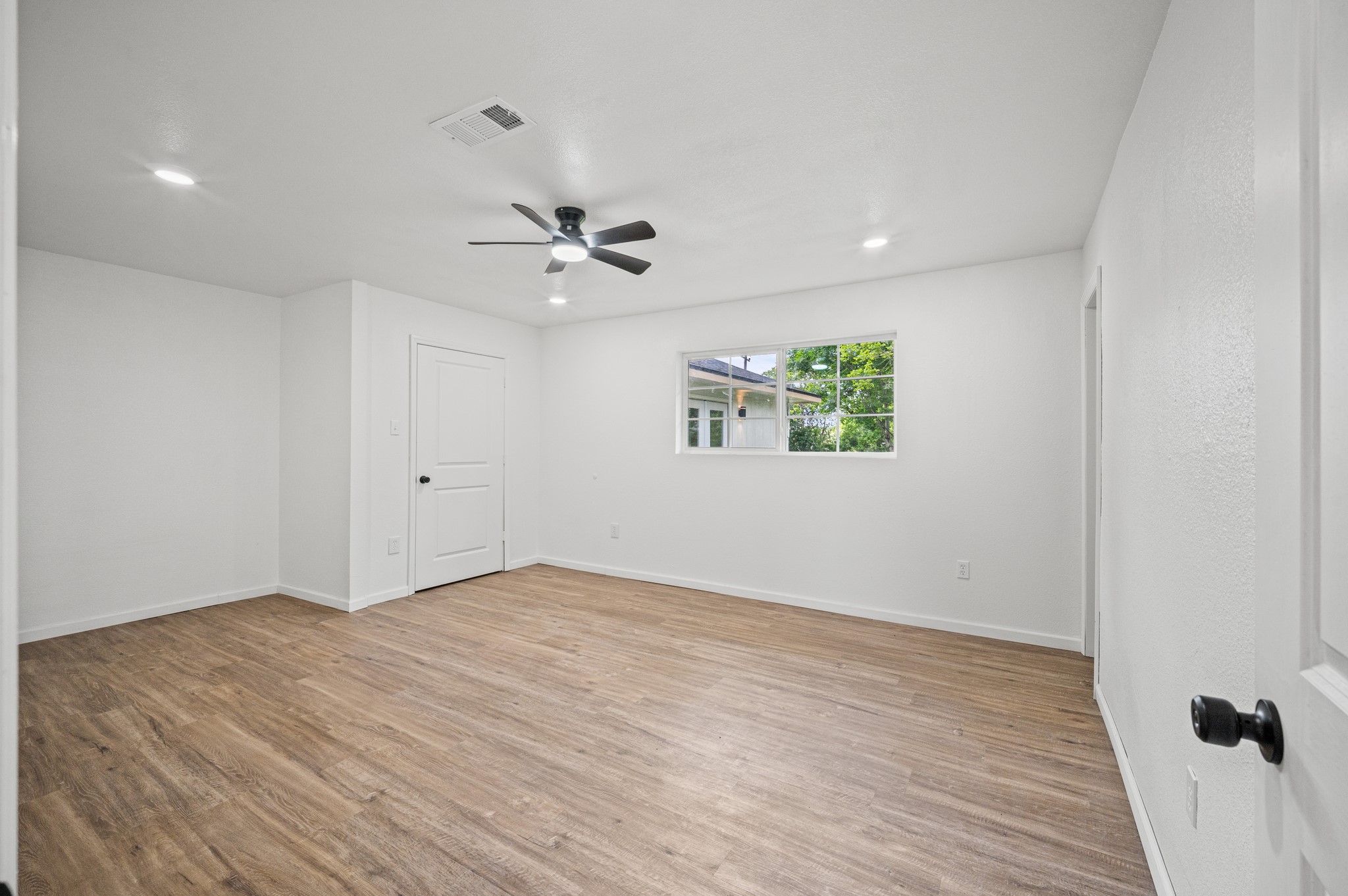 12939 Segrest Drive Houston, TX 77047 - Photo 10 of 19