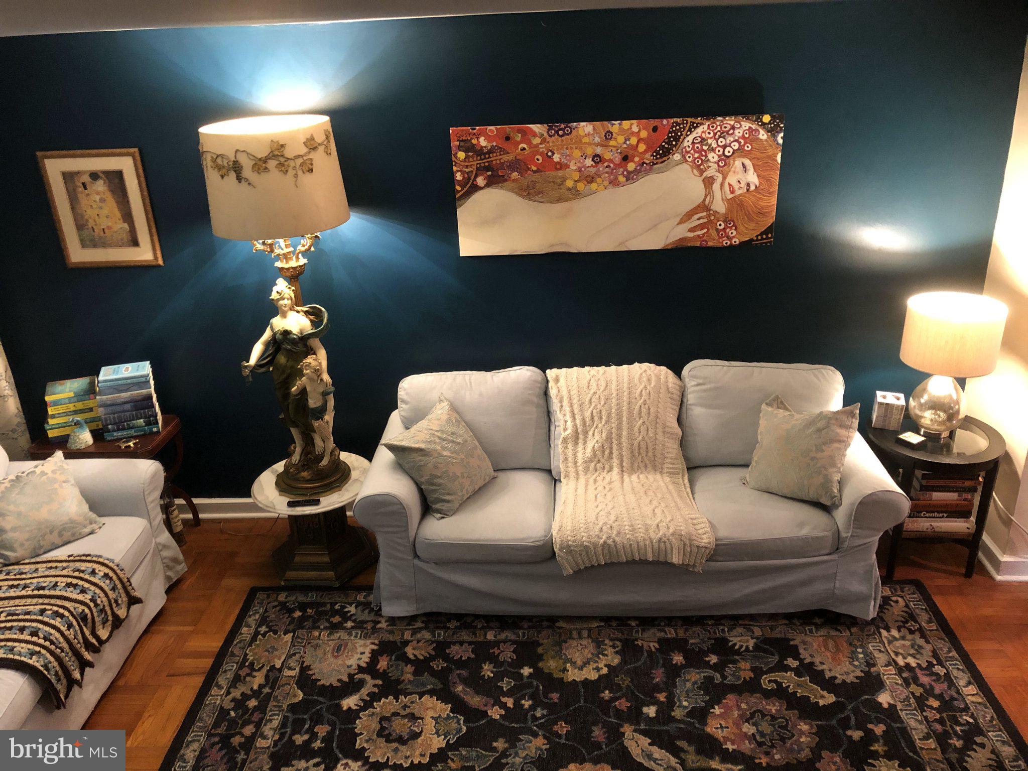 213 Overlook Road Philadelphia, PA 19128 - Photo 3 of 25 Living Room