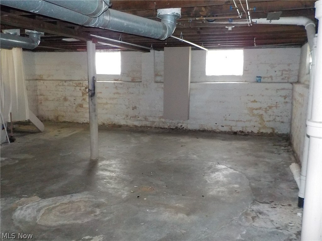 15621 Greenway Road Cleveland, OH 44111 - Photo 32 of 33 Gallery Image 32