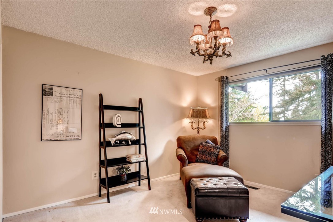 12438 Southeast 98th Street Renton, WA 98056 - Photo 11 of 25