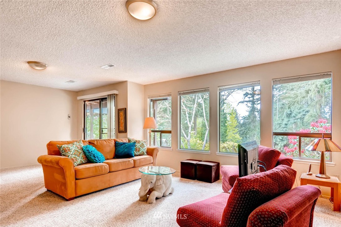 12438 Southeast 98th Street Renton, WA 98056 - Photo 13 of 25