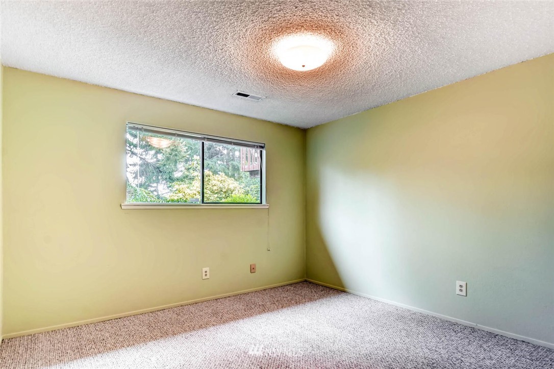 12438 Southeast 98th Street Renton, WA 98056 - Photo 15 of 25