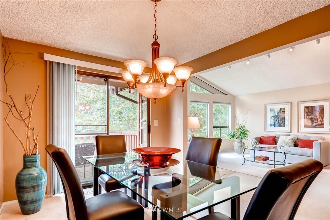 12438 Southeast 98th Street Renton, WA 98056 - Photo 6 of 25