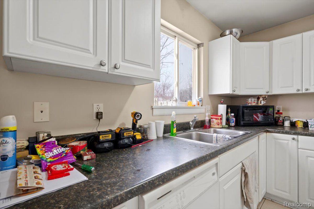 4039 O'Connor Road Flint, MI 48504 - Photo 9 of 27 Kitchen