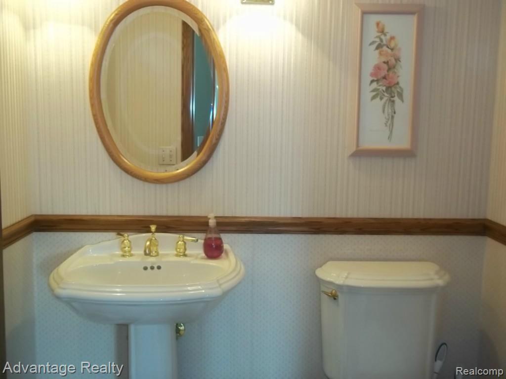 5177 Bowman Road St. Clair, MI 48079 - Photo 22 of 60 NIEMI BOWMAN 031.jpg