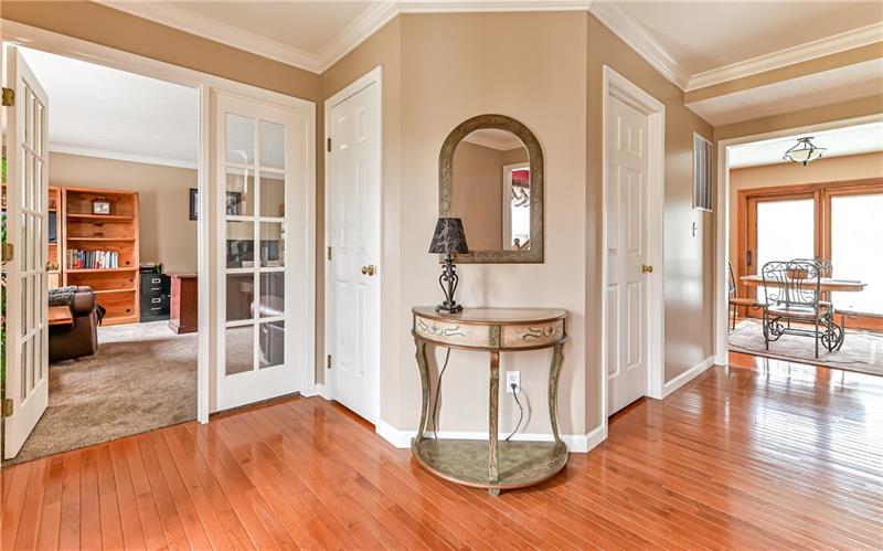 129 Lori Road Gibsonia, PA 15044 - Photo 3 of 25 Gallery Image 3