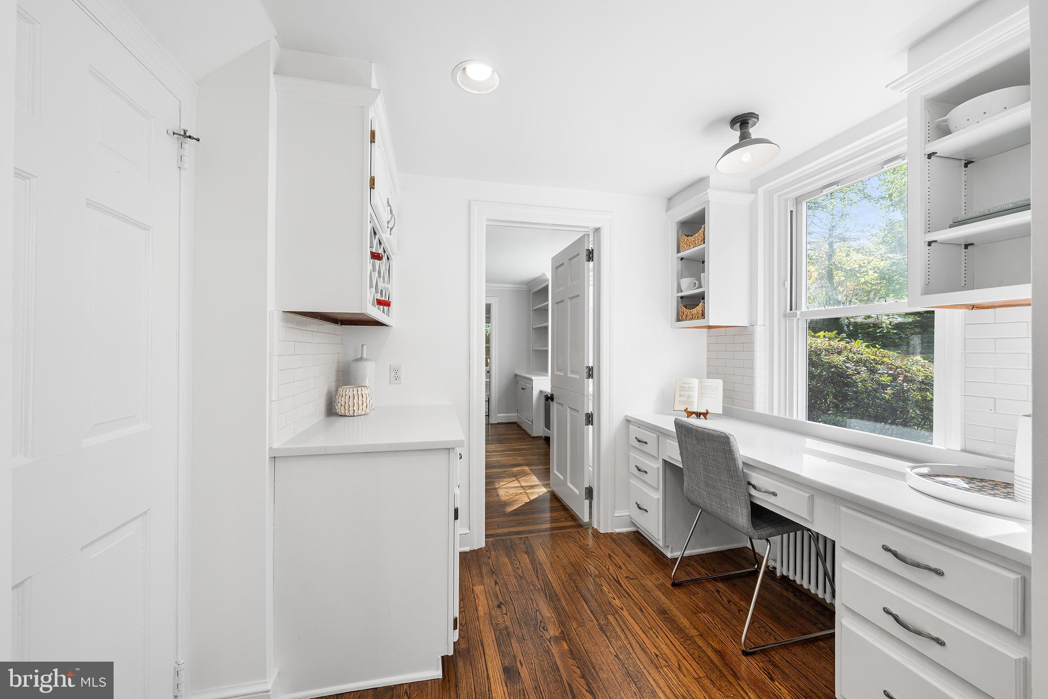 2 Forest Road Wayne, PA 19087 - Photo 12 of 33 Built-in desk in kitchen