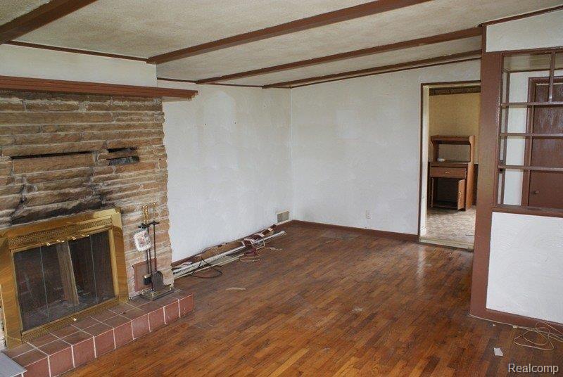 2025 Farnsworth Road Lapeer, MI 48446 - Photo 4 of 10 4