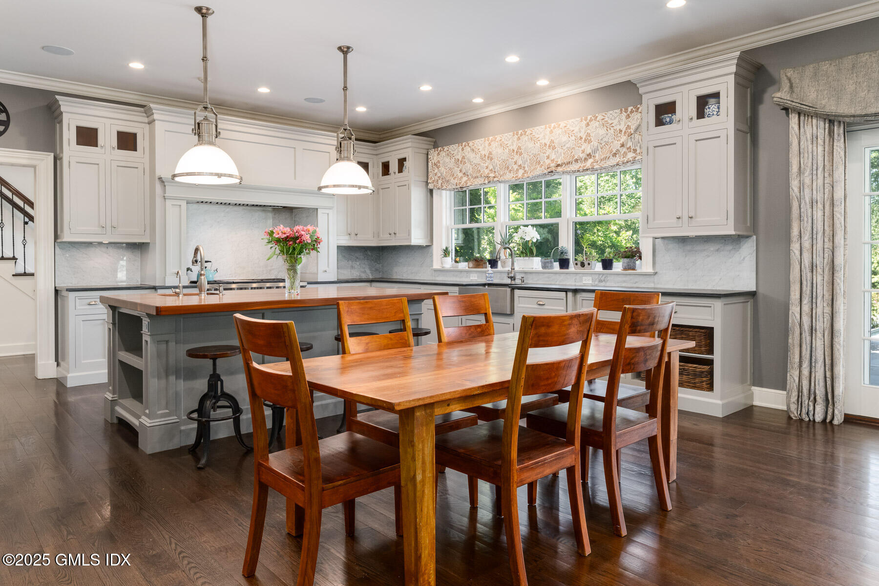 10 Birch Lane Greenwich, CT 06830 - Photo 7 of 30 BREAKFAST ROOM