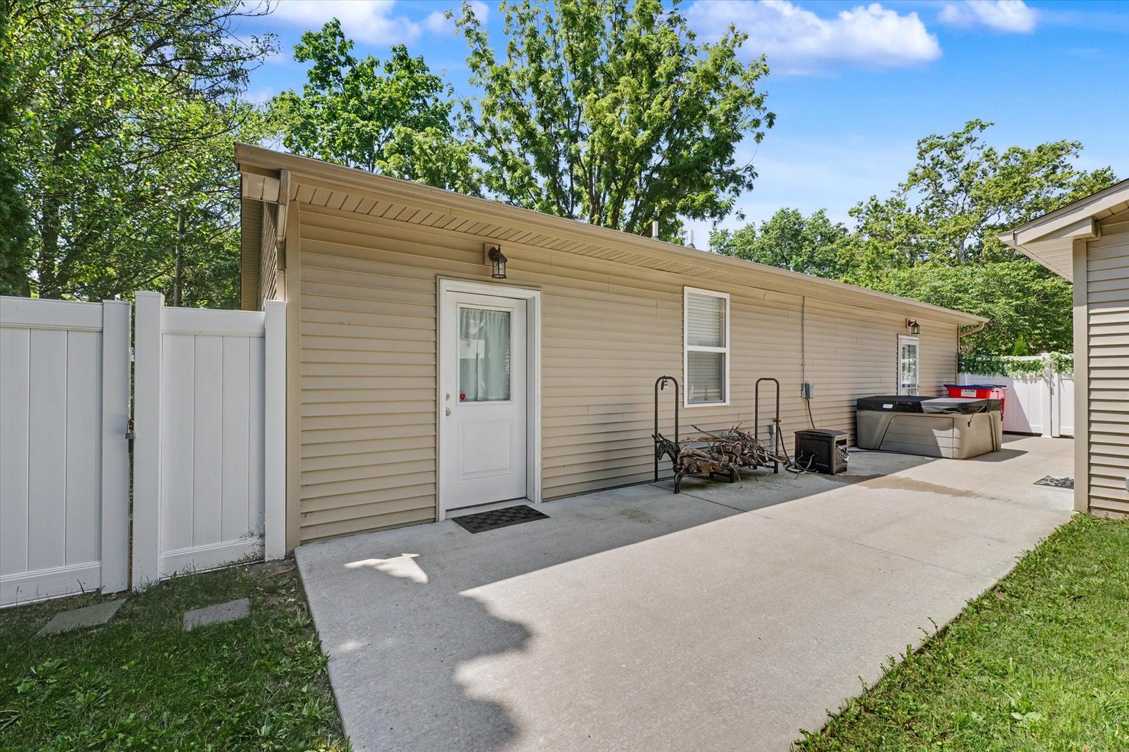 2014 Winchester Drive Champaign, IL 61821 - Photo 24 of 32