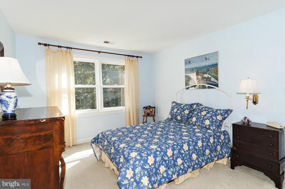 531 Post Oak Road Annapolis, MD 21401 - Photo 19 of 30 Bedroom 3 upper level