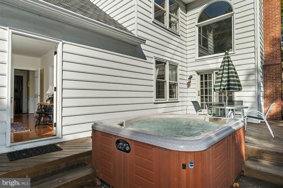531 Post Oak Road Annapolis, MD 21401 - Photo 29 of 30 Hot Tub and deck off master