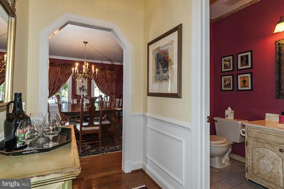 531 Post Oak Road Annapolis, MD 21401 - Photo 6 of 30 Half bath to dining room