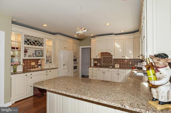 531 Post Oak Road Annapolis, MD 21401 - Photo 9 of 30 Kitchen